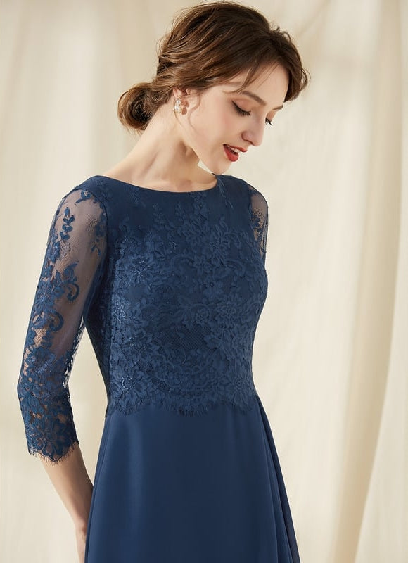 Robe Moulante Cocktail En Dentelle - gallery 4