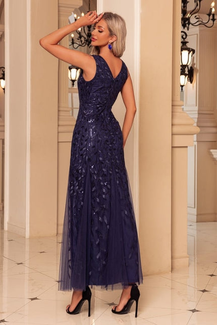 Robe Moulante Avec Voile - gallery 1