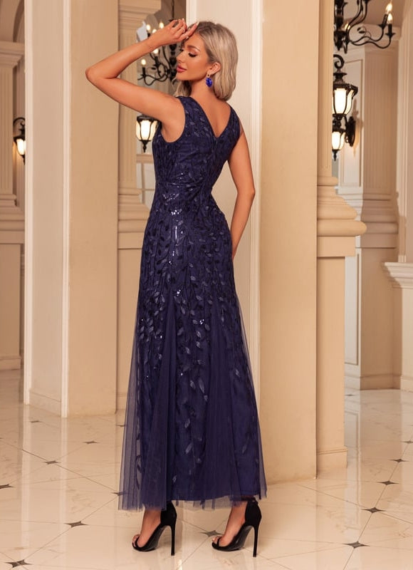 Robe Moulante Avec Voile - gallery 1