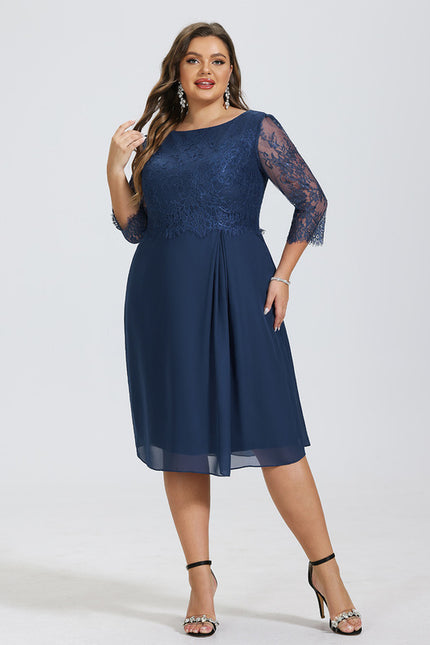 Robe Moulante Cocktail En Dentelle - gallery 6